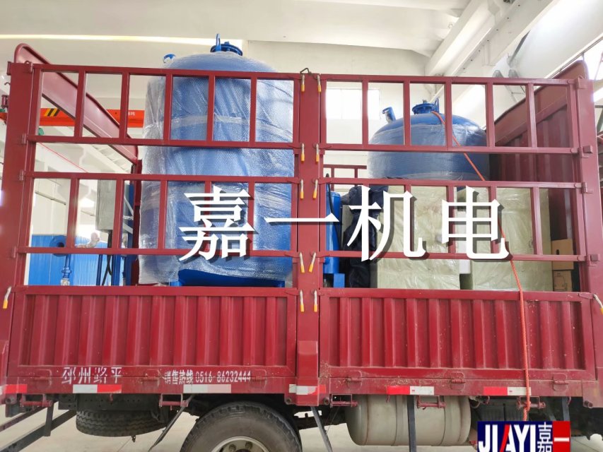 中電二預定的旁流水處理器，全自動加藥裝置，定壓補水裝置，水箱水處理器全部調試運行好