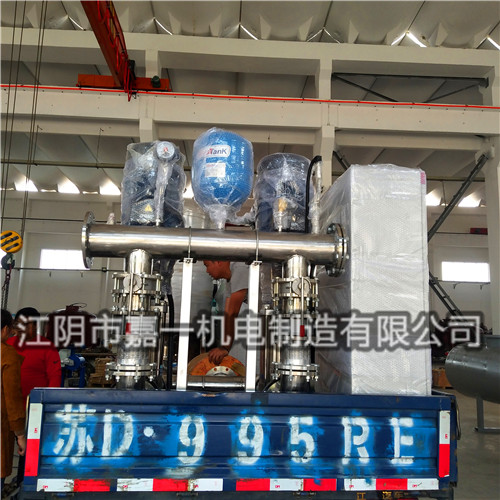 山西客戶預定的生活加壓箱泵一體化設備，全自動軟化水設備以及膨脹罐發貨啦！