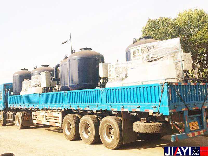 持續的高溫，整整一大車的設備