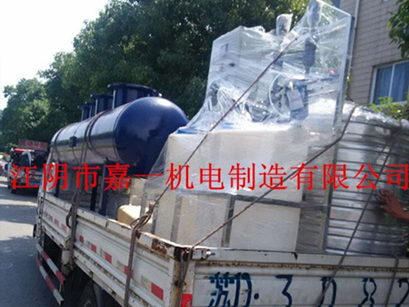 發往新疆的分集水器，全自動加藥