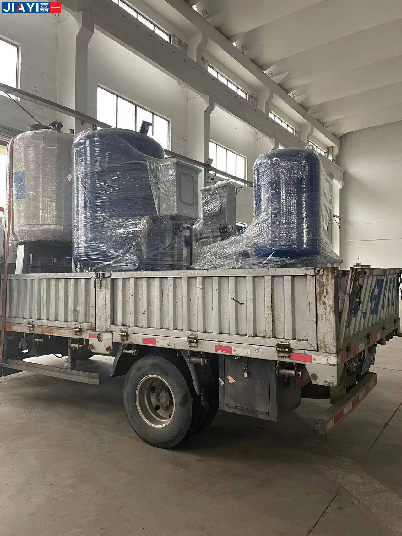 上海專車直達定壓補水機組3套，全自動加藥裝置2套